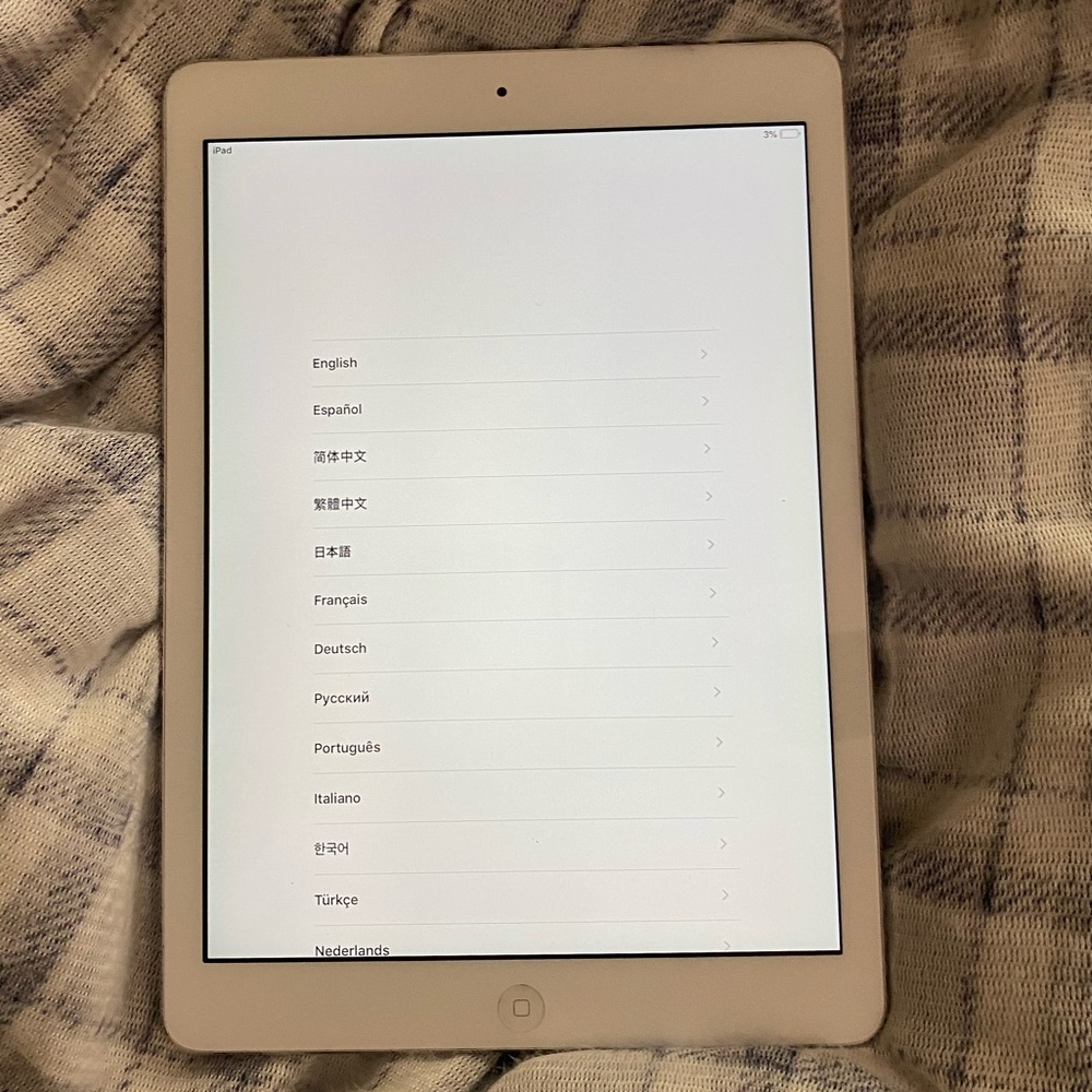 iPad Air - Picture 3 of 3
